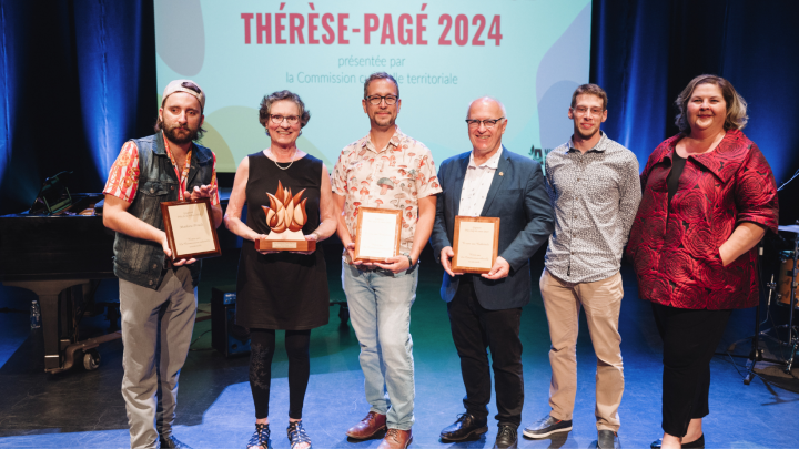 Un hommage posthume pour Charles Duguay qui reçoit le 26e Prix Thérèse-Pagé